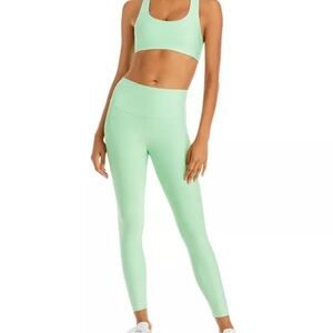 LIKE NEW💚ALO YOGA ULTRAMINT AIRLIFT LEGGINGS AND SPORTS BRA